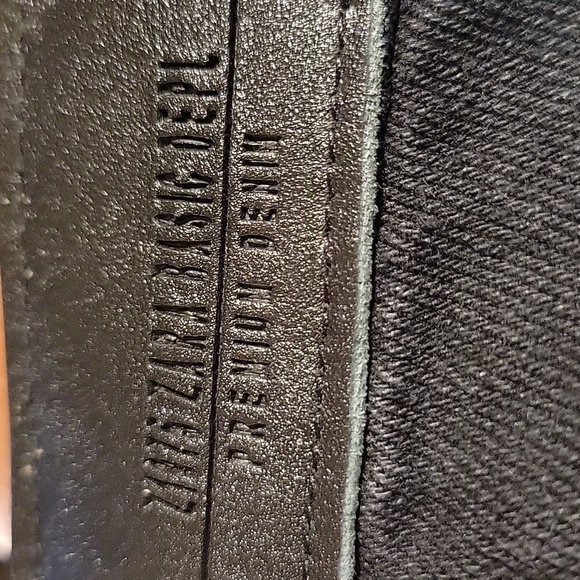 Zara Basic Denim Shorts - Picture 4 of 5